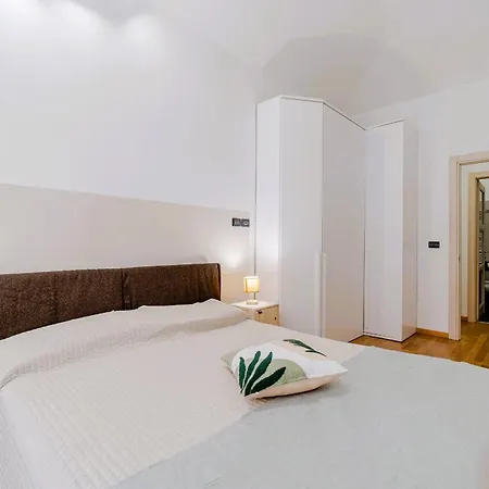 Guesthost - Lovely Flat Near Parco Del Valentino