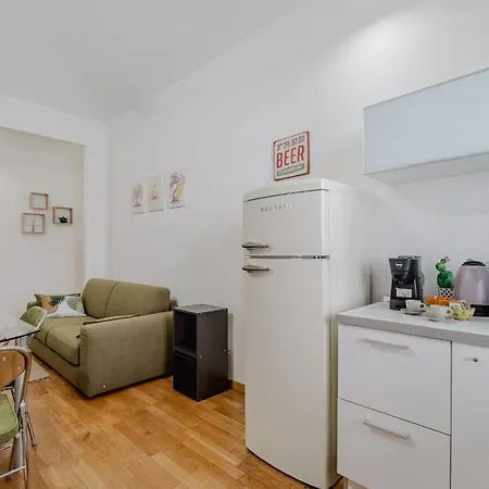 Guesthost - Lovely Flat Near Parco Del Valentino