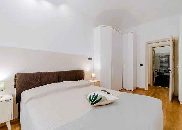 Guesthost - Lovely Flat Near Parco Del Valentino