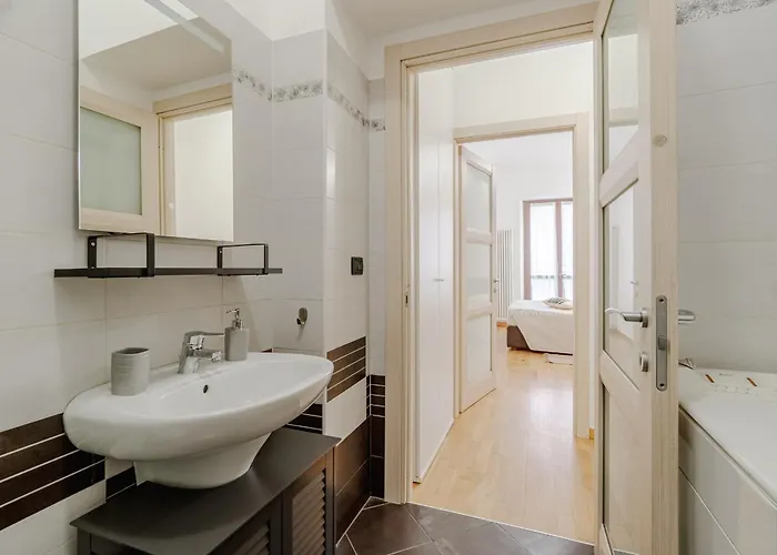 Guesthost - Lovely Flat Near Parco Del Valentino 公寓