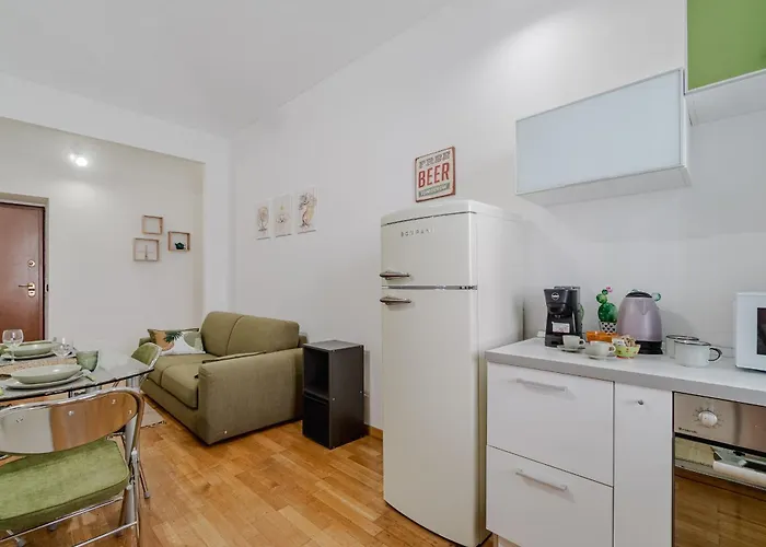 Guesthost - Lovely Flat Near Parco Del Valentino