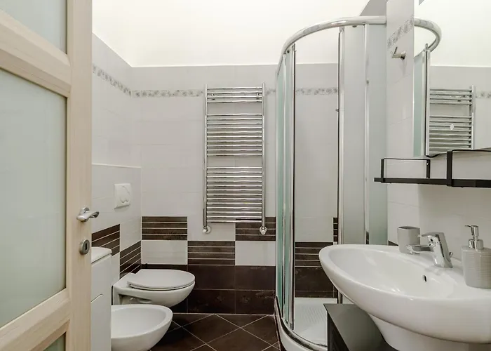 Guesthost - Lovely Flat Near Parco Del Valentino 公寓